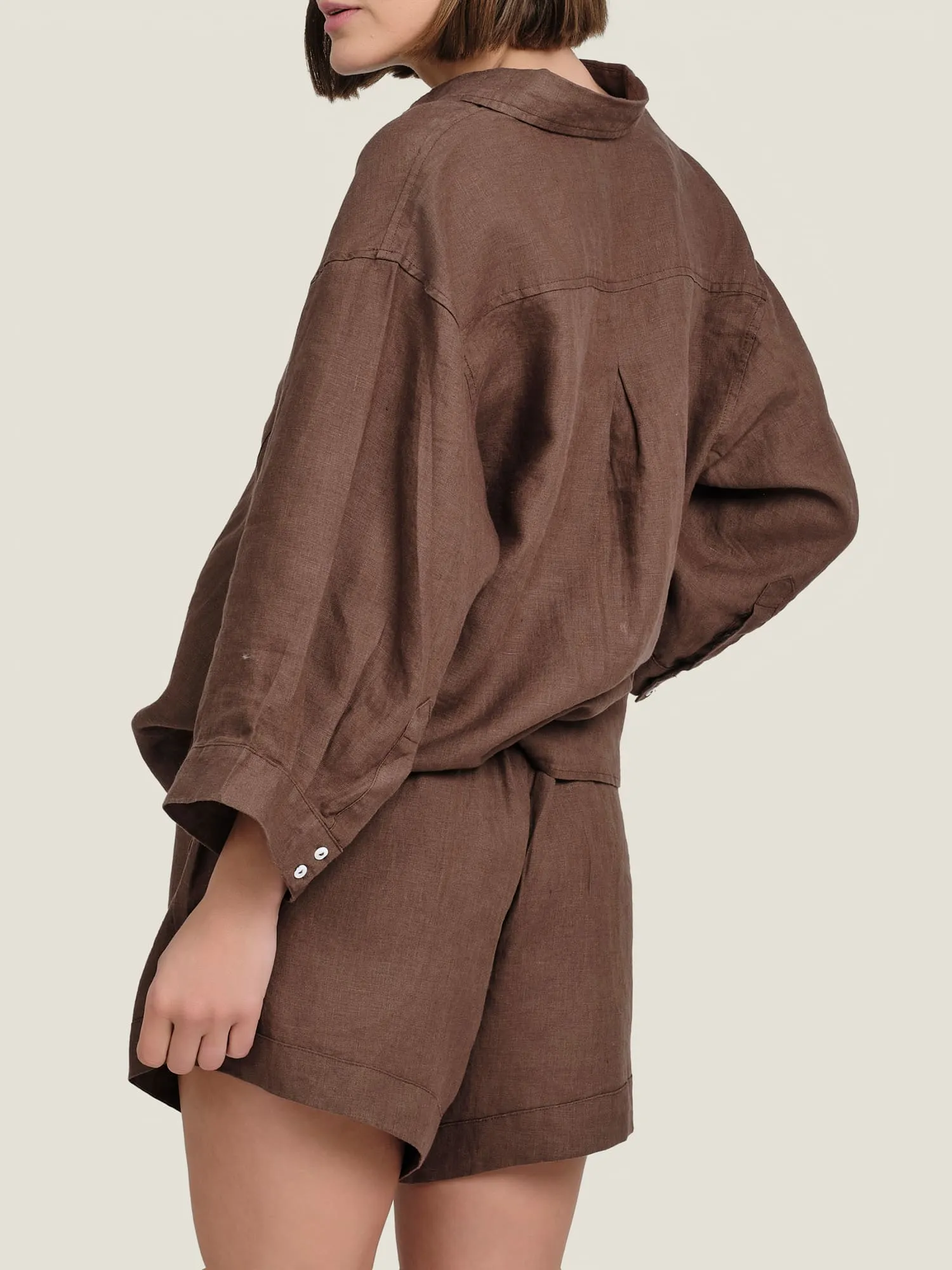 100% Linen shorts in Chocolate