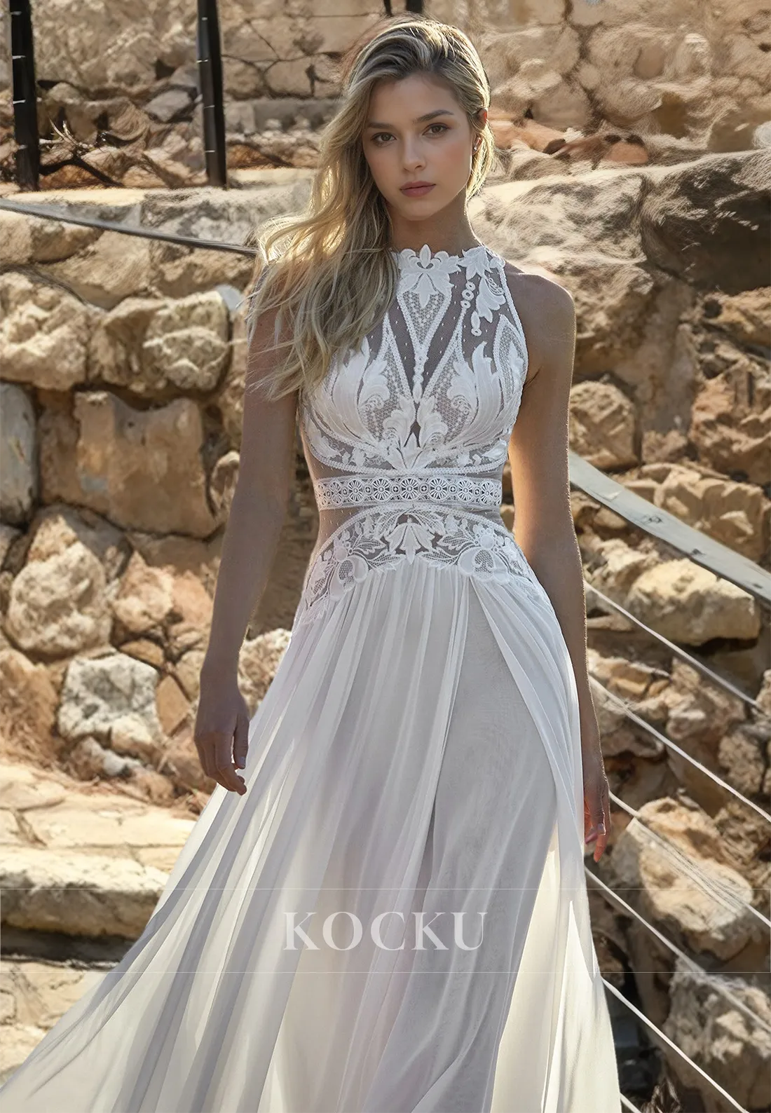 Scoop Neck A-Line Sleeveless Pleats Lace Beach Wedding Dress Boho Gowns with Appliques